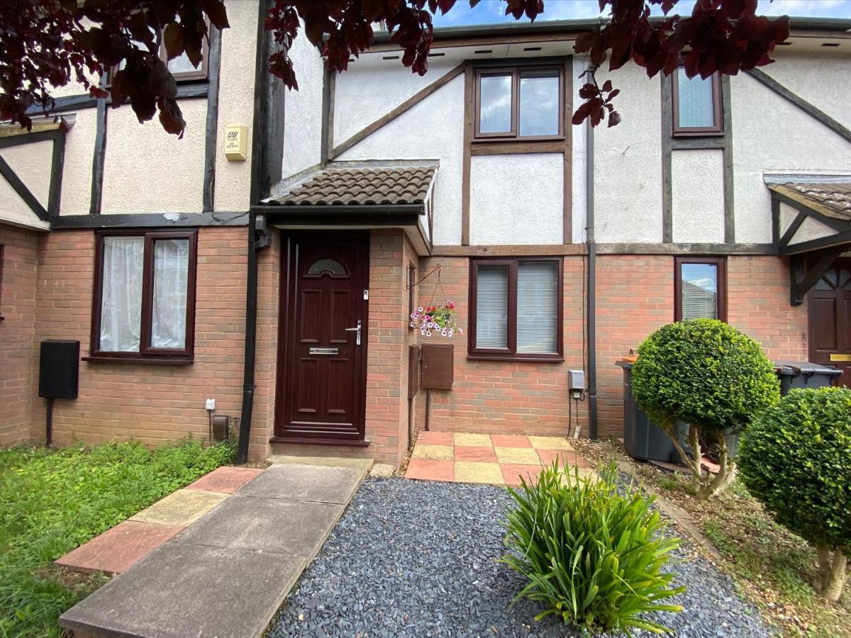 2 Bedroom Private House Near Bedford Town And Train Station Buitenkant foto